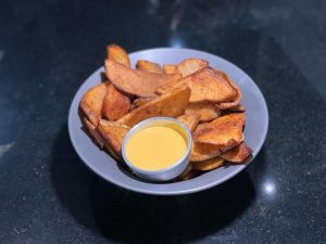 سیب زمینی با سس چدار